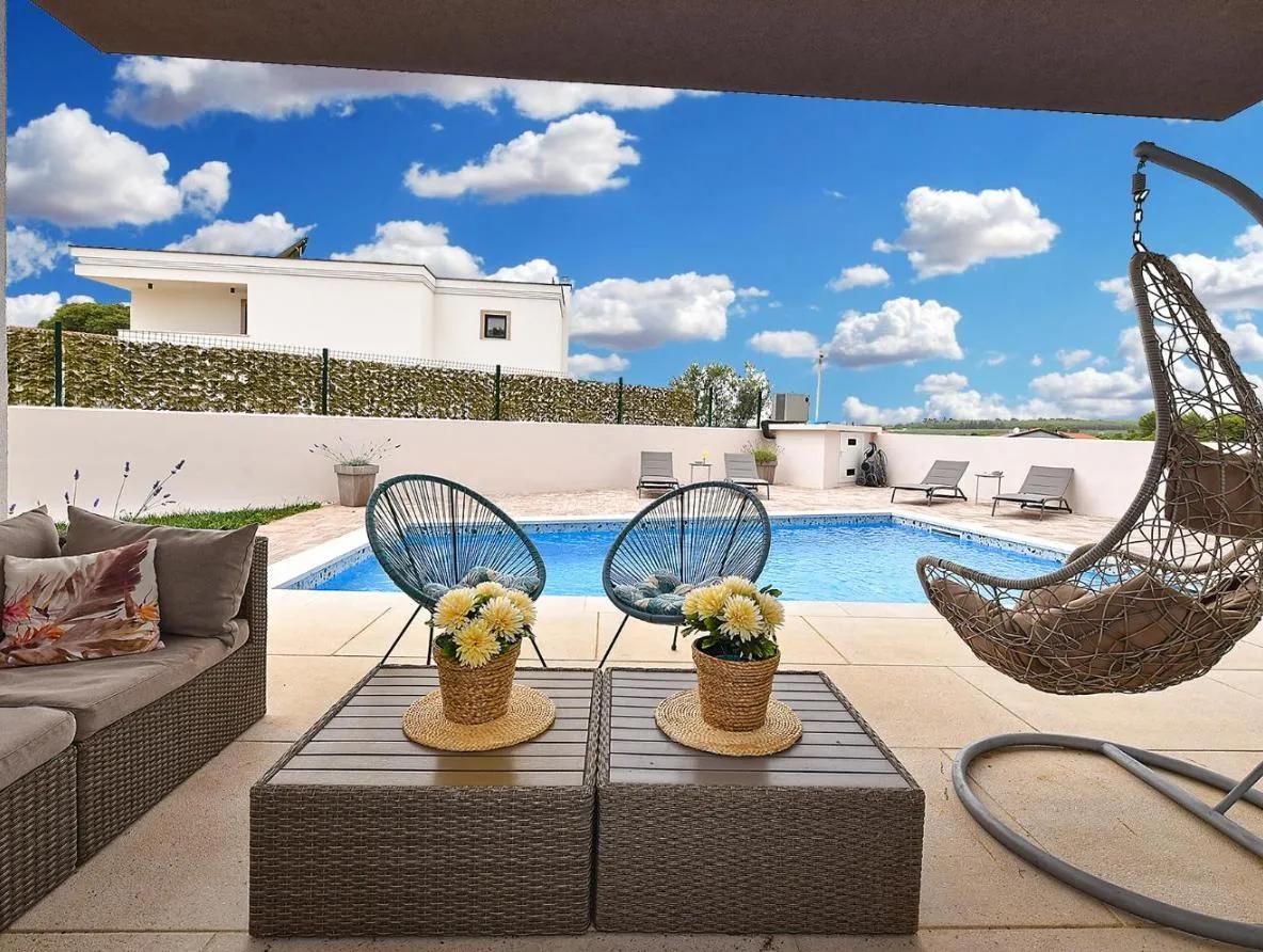 Villa Mia heated private pool with terrace